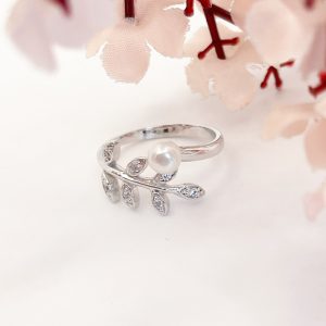 Fold Over Leaf & Pearl Ring